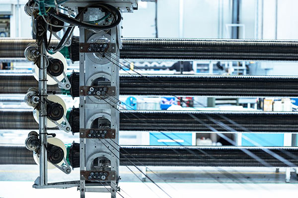 碳纖維復(fù)材國產(chǎn)化率突破80%，托舉空天地海交通網(wǎng)