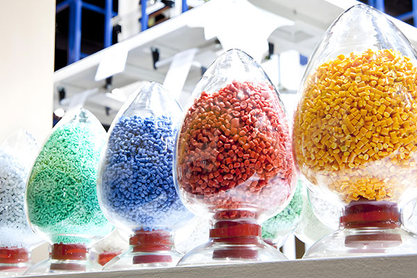 聚苯硫醚(PPS)：從分子骨架到工程奇跡的材料之光