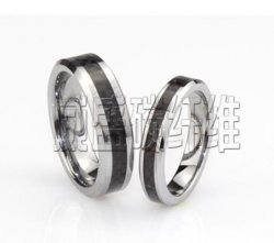 獨具一格的碳纖維戒指